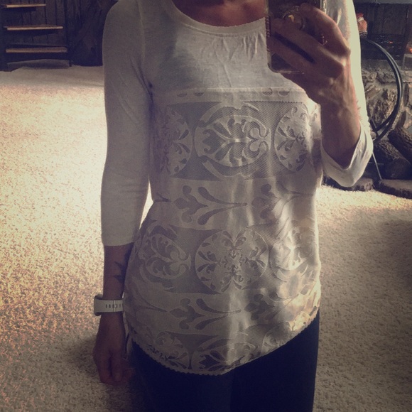 Anthropologie 3/4 sleeve raglan w/lace🤍✨ - Picture 1 of 8